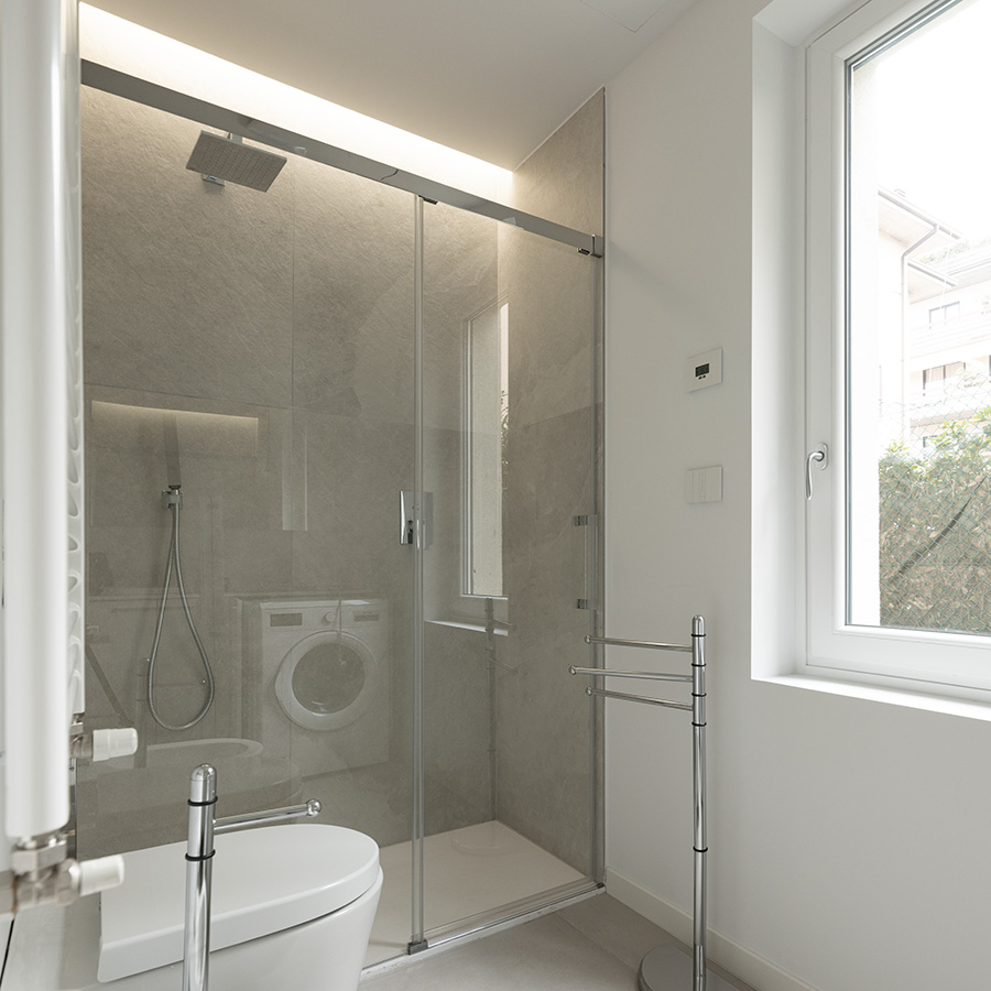 ristrutturazione bagno casa bandiera5 sul lago di Garda