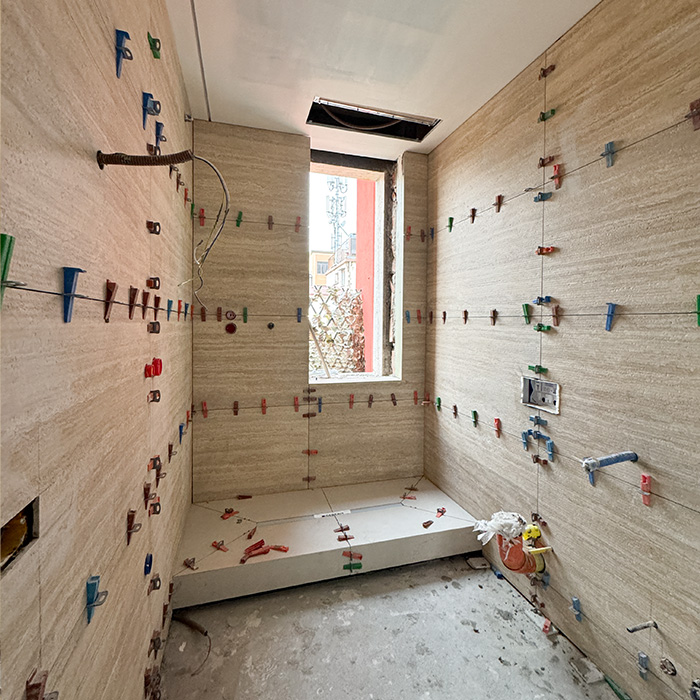 ristrutturazione bagno posa rivestimenti