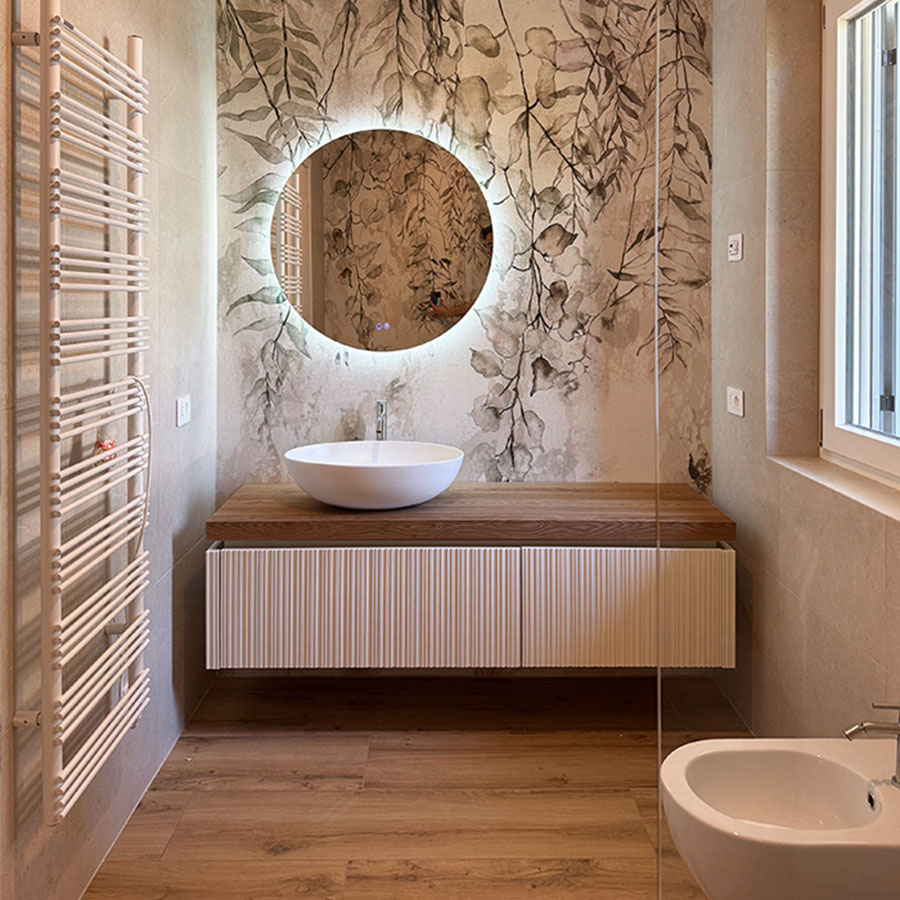gres effetto legno bagno