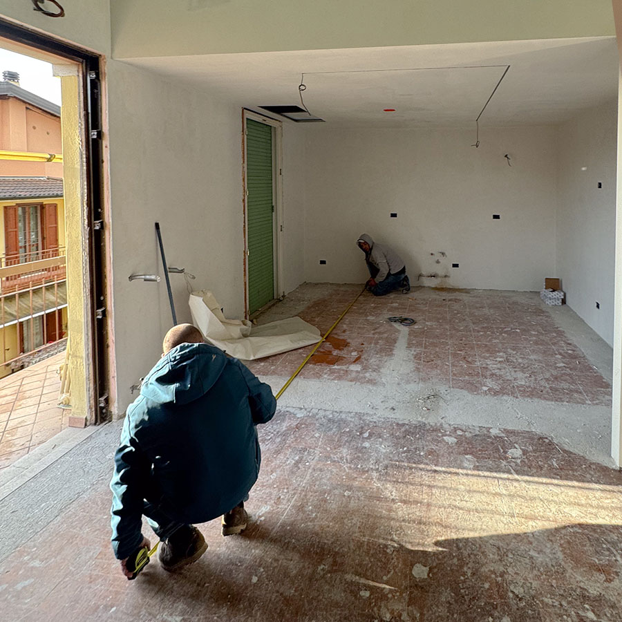 preparazione sottofondo per posa gres effetto legno